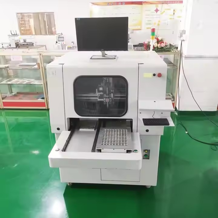 CNC PCB Boor- en Freesmachine Snijder Splitsen Printplaat Apparatuur voor Elektronische Productie