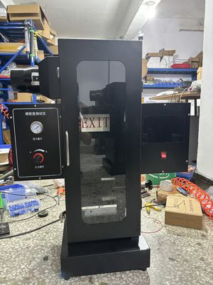 Apparatuur voor het testen van de rookdichtheid bij verbranding of ontbinding van bouwmaterialen